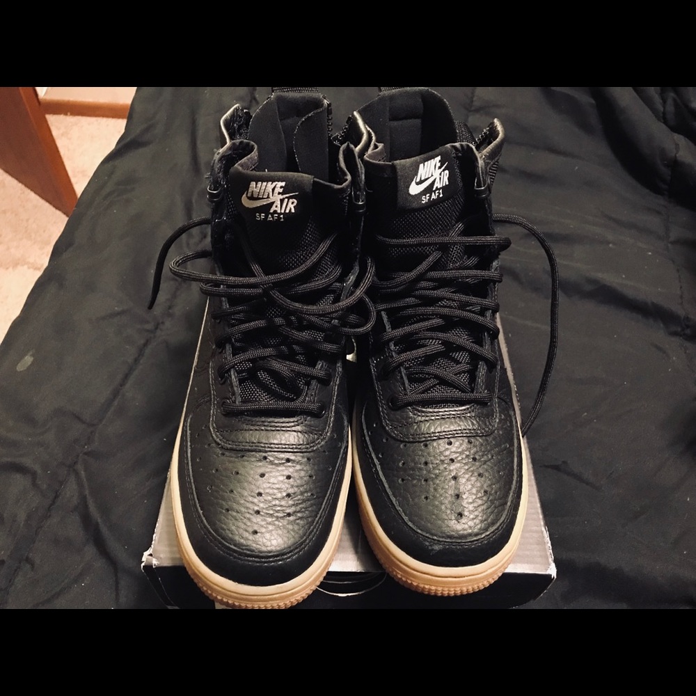 Nike SF AF1 mids 4.5Y